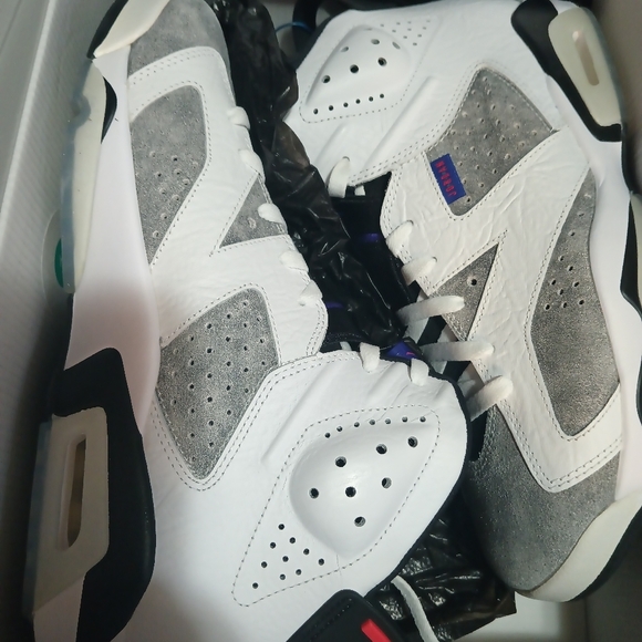 Jordan Retro Sneakers in Grey, White & Black with Purple Accents main image 11